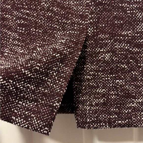 Elegant Black and White Knit Skirt - Picture 4 of 6